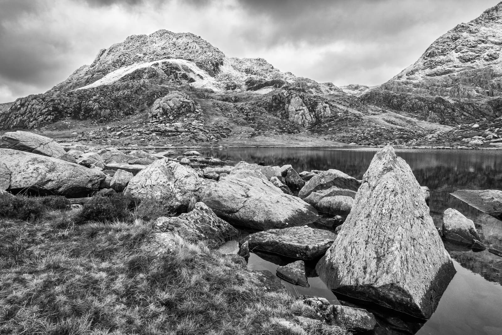 Tryfan & Llyn Bochlwyd | Eryri National Park (Snowdonia)